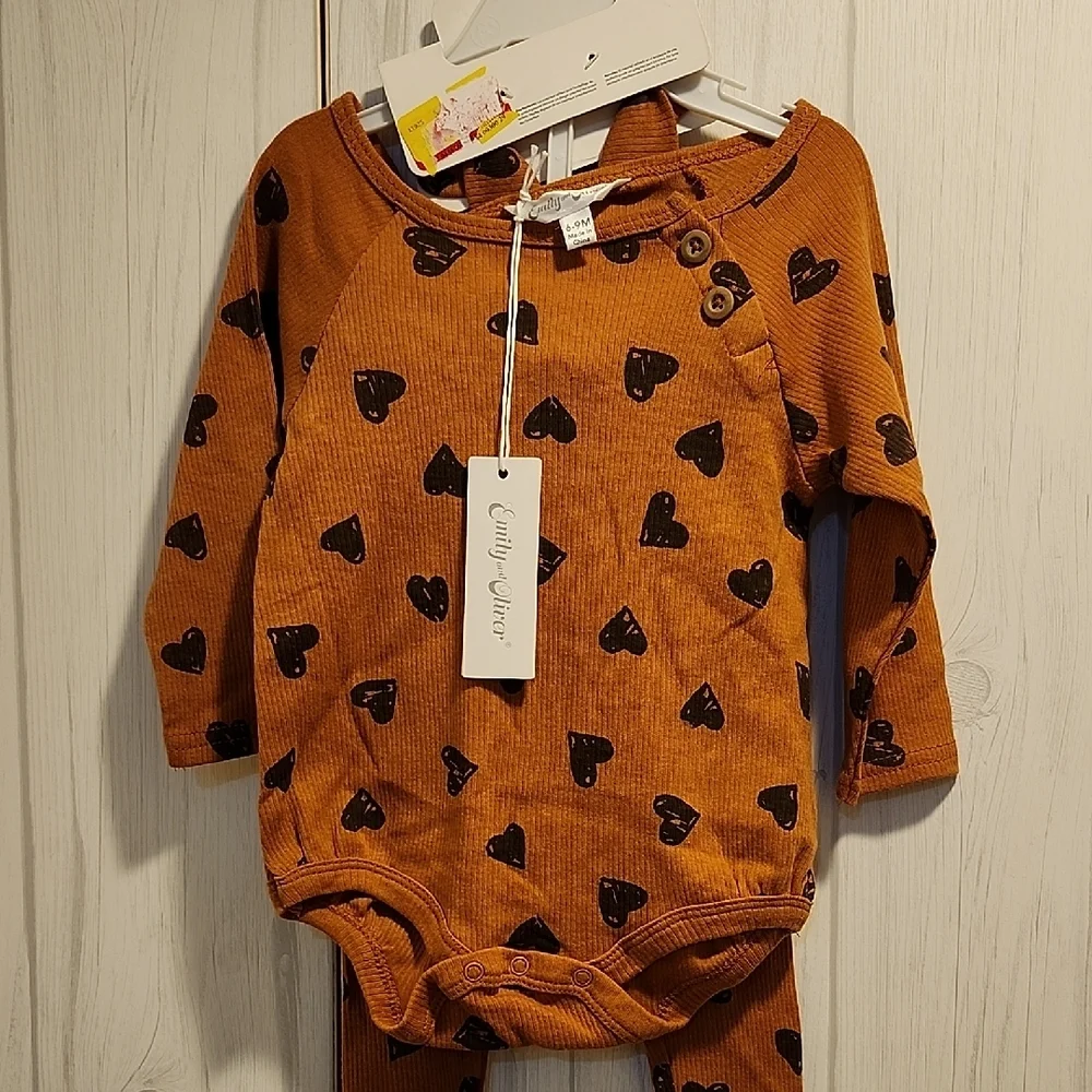 Emily and Oliver Baby Outfit with Headband - Picture 3 of 7